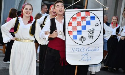 Održana tradicionalna Nadiočka večer folklora: Bogat program, pjesma i druženje