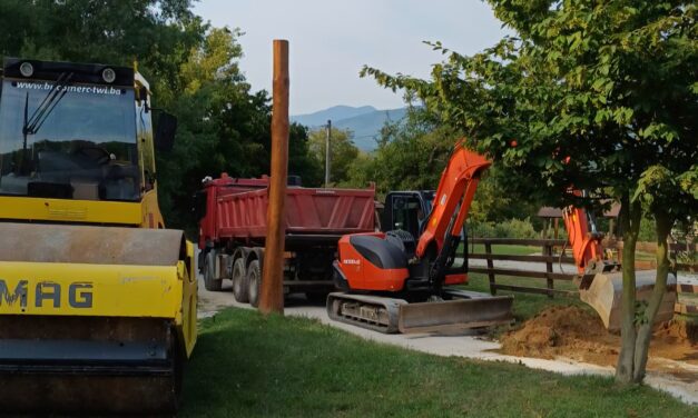 Započelo asfaltiranje puta prema groblju Kosnice: Zajednički projekt Šuma Središnje Bosne i Općine Kiseljak