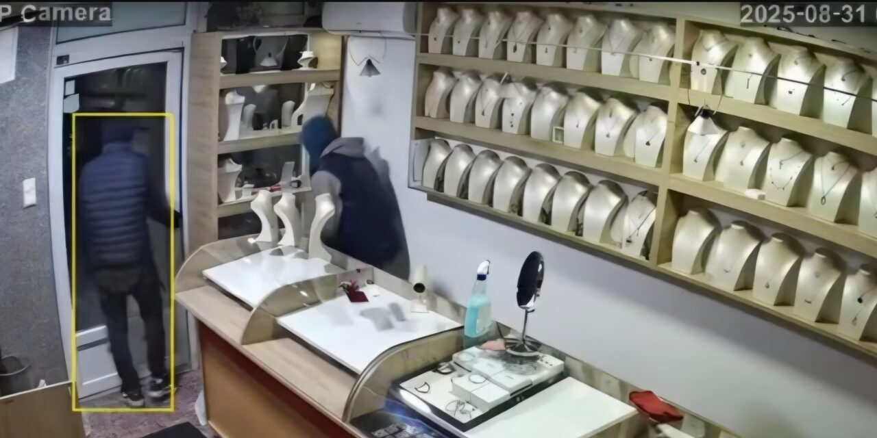 Kamere snimile pljačku zlatarne u Maglaju