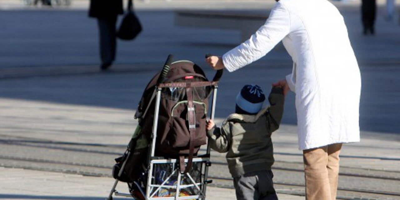 Poticaji za za čuvanje unuka koje uvode gradovi u Hrvatskoj dobro bi došli i u BiH