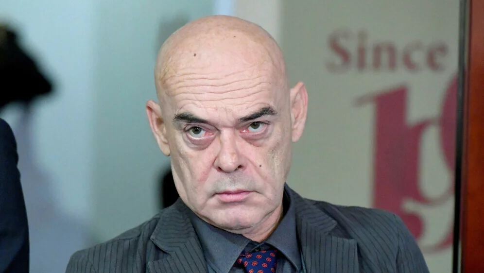 Umro je Robert Valdec