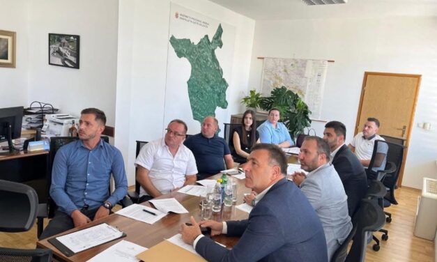 ODRŽAN RADNI SASTANAK NA TEMU IZRADE AKCIJSKOG PLANA ODRŽIVOG TURIZMA ŽUPANIJE ZAPADNOHERCEGOVAČKE ZA RAZDOBLJE 2025. – 2027.