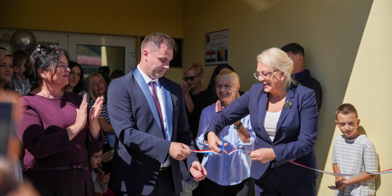 Kupres slavi Dan općine:   Otvoren novi dječji vrtić vrijedan 1,5 milijuna KM. Predsjednica Bradara: “Vrijeme je da ostavimo razlike po strani i zajednički vratimo život u Kupres”