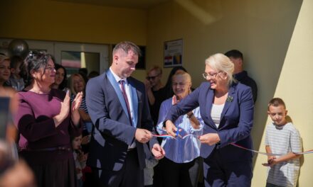 Kupres slavi Dan općine:   Otvoren novi dječji vrtić vrijedan 1,5 milijuna KM. Predsjednica Bradara: “Vrijeme je da ostavimo razlike po strani i zajednički vratimo život u Kupres”