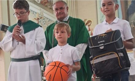 GROMILJAK: Sveta misa sa zazivom Duha Svetoga i blagoslovom djece na početku nove školske i vjeronaučne godine