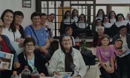 Članovi Franjevačkog svjetovnog reda iz Podmilačja posjetil samostan sestara Klarisa u Brestovskom