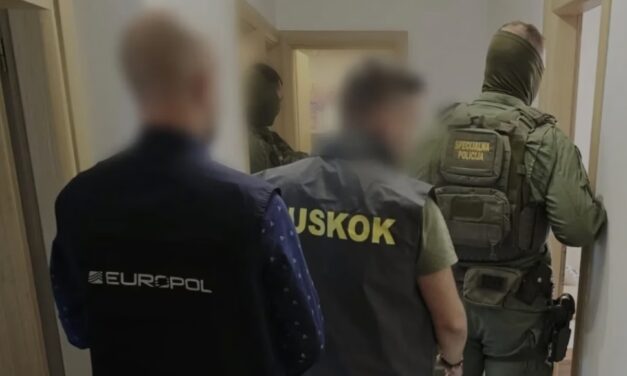 Migranti u BiH stizali avionom iz Istanbula, pa prevoženi do hrvatske granice
