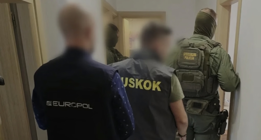 Migranti u BiH stizali avionom iz Istanbula, pa prevoženi do hrvatske granice
