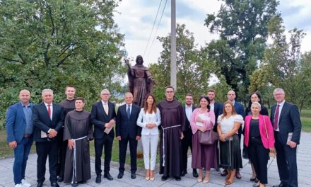 Svečano obilježen blagdan „Rane svetog Franje“ u Gornjoj Skakavi, zastupnica Filipović predvodila izaslanstvo