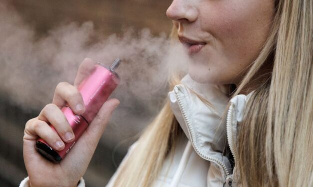 Upozorenje WHO-a: E-cigarete u svijetu koristi najmanje 15 milijuna tinejdžera