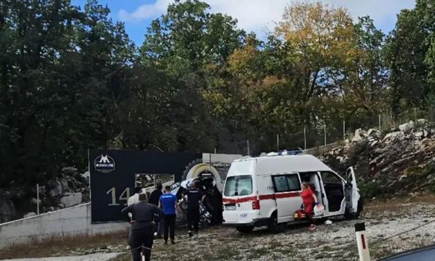 Detalji stravične nesreće u Grudama: U Mercedesu poginuo bračni par
