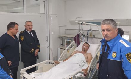 Posjeta povrijeđenom policijskom službeniku iz Gornjeg Vakufa Uskoplja koji je povrijeđen u pucnjavi