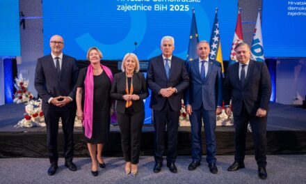 Stranačka Klauzura u Neumu okupila stotine dužnosnika: HDZ BiH u obrani prava hrvatskoga naroda, Daytonskih načela i europske BiH