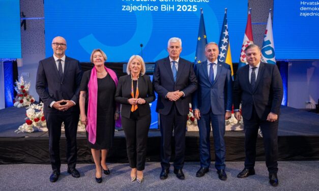 Stranačka Klauzura u Neumu okupila stotine dužnosnika: HDZ BiH u obrani prava hrvatskoga naroda, Daytonskih načela i europske BiH