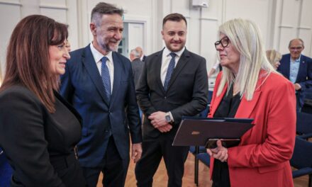 Plavčić na međunarodnoj konferenciji u Osijeku i Vinkovcima: „Europa može biti predvodnica mira samo ako ostane dosljedna vrijednostima na kojima je utemeljena“