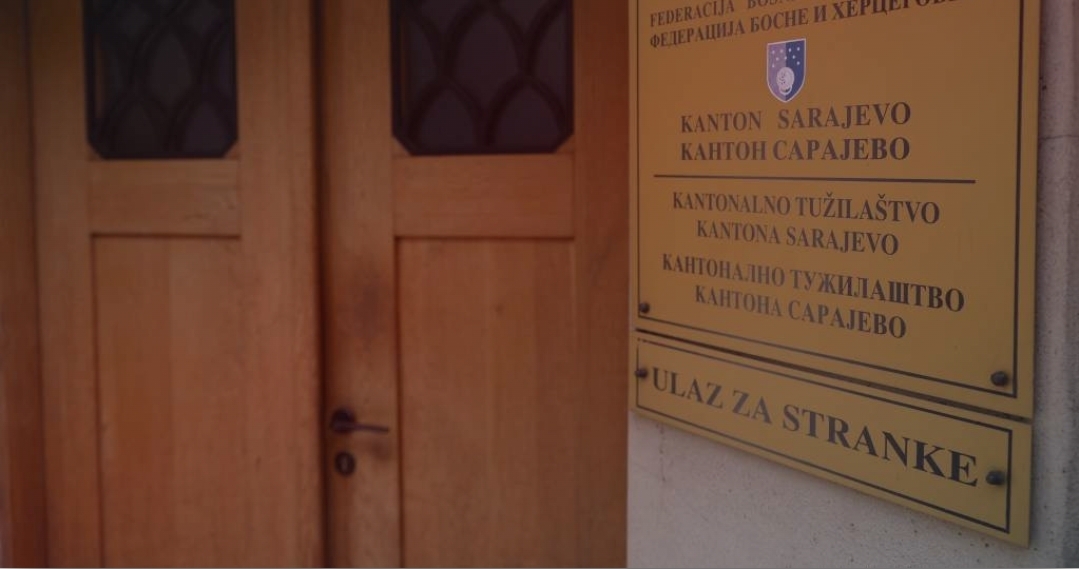 Nastavljena akcija ‘Koverta’ – Pretresi u Ministarstvu za znanost, visoko obrazovanje i mlade KS, Vladi KS, UNSA