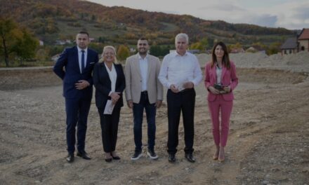 Franjo Jurleta u Uskoplju Visokim dužnosnicima hrvatske politike predstavio projekat izgradnje staračkog doma