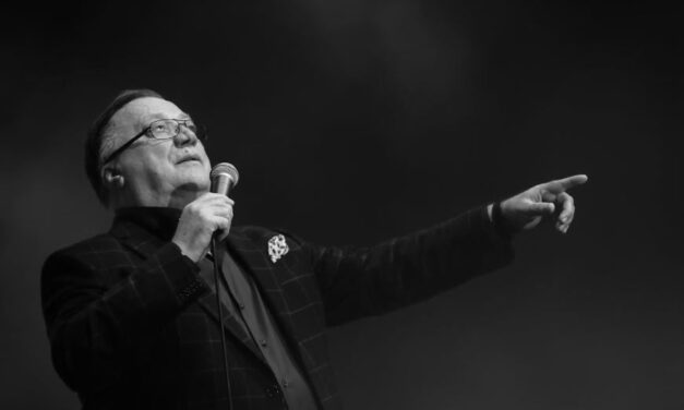Preminuo legendarni Halid Bešlić