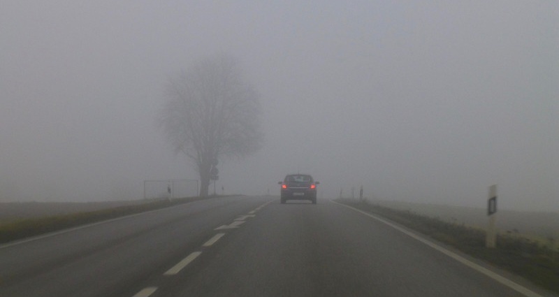 Stanje na cestama u BiH: Vidljivost smanjena zbog magle