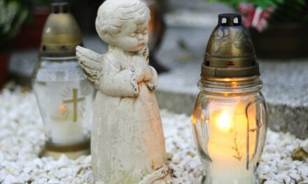 Što slavimo na svetkovinu Svih svetih, a što na Dušni dan?