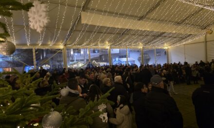 (FOTO) Advent u Kiseljaku 2025 – počeo blagdanski ugođaj