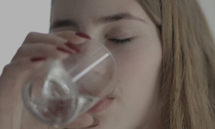 Spriječite zatvor i potaknite probavu jednim pićem odmah nakon buđenja