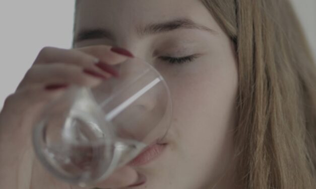 Spriječite zatvor i potaknite probavu jednim pićem odmah nakon buđenja