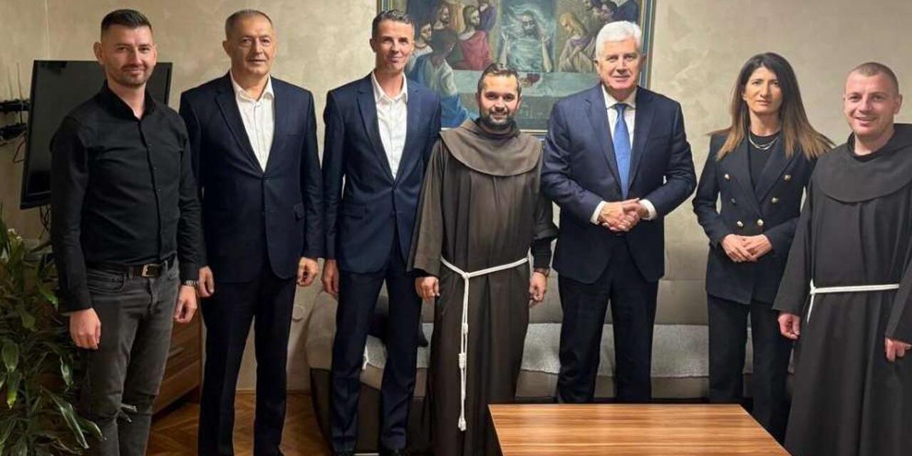 Čović i Filipović posjetili župu sv. Ante Padovanskog u Bugojnu
