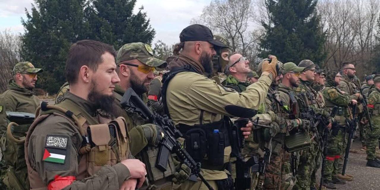 FOTO: Bugojno okupirali naoružani muškarci u vojnim odorama, Hrvate sve podsjetilo na 90-e