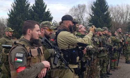 FOTO: Bugojno okupirali naoružani muškarci u vojnim odorama, Hrvate sve podsjetilo na 90-e