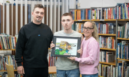 Jakov (16) naslikao i Stari most! Autistični dječak koji se borio za život danas stvara remek-djela