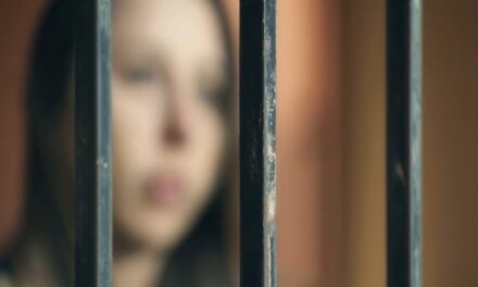 Iranku natjerali na brak s 12 godina, muž ubijen. Ako ne plati 100.000€, umrijet će