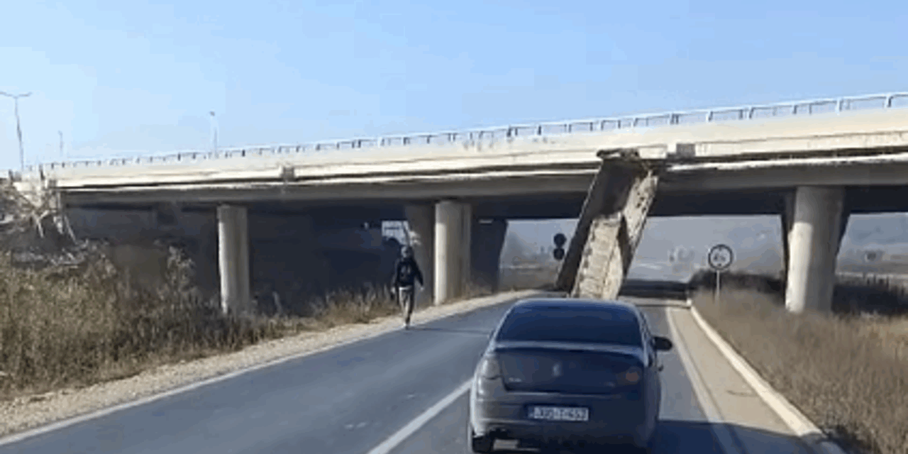 VIDEO Bizarna nesreća u BiH: Pogledajte kako je vozač udario u nadvožnjak