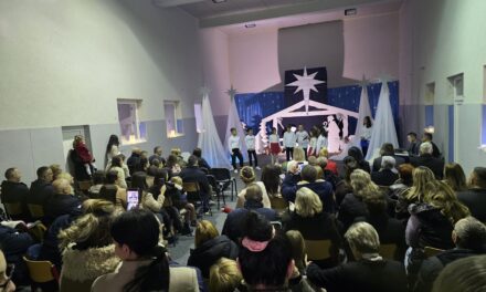 (Foto) Održana božićna priredba u Osnovnoj školi „Brestovsko“