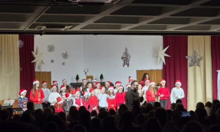 Tradicionalna božićna priredba Frame Kiseljak ispunila kriptu župne crkve sv. Ilije proroka