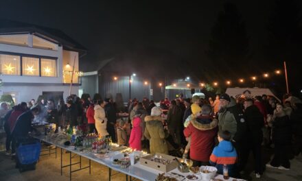 Održan advent u Gromiljaku: Zajedništvo, vatrica i radost najmlađih