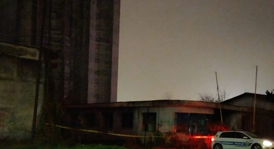 Tragedija u BiH: 20-godišnjak pao sa napuštenog silosa