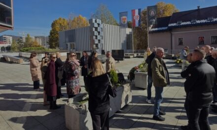 Kiseljak: Obilježavanje 26. obljetnice smrti Dr. Franje Tuđmana, osnivača i prvog predsjednika HDZ-a