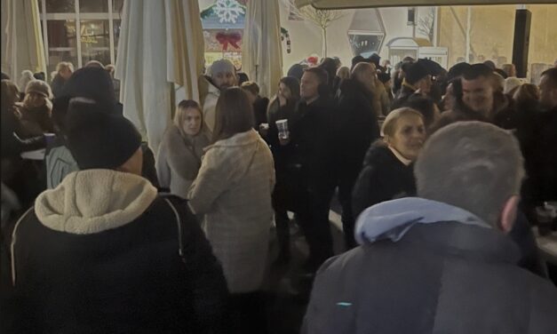 Advent u Kiseljaku: Glazba, okusi i druženje obilježili protekla dva dana, večeras glazbrna i folklorna završnica