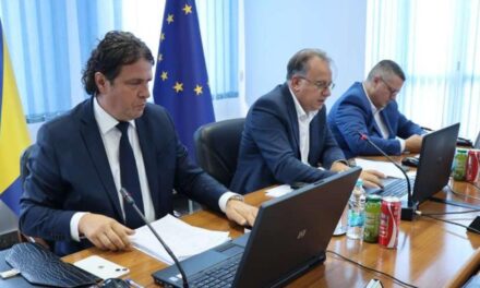 Dopremijer Kraljević potvrdio: Usvojene odluke o dodjeli 50 milijuna KM općinama i gradovima