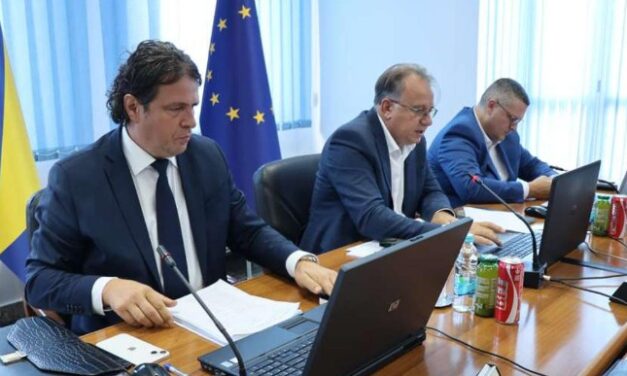 Dopremijer Kraljević potvrdio: Usvojene odluke o dodjeli 50 milijuna KM općinama i gradovima