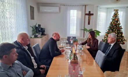 Čović u Župi Svete Ane u Živinicama istaknuo potporu očuvanju vjerske i kulturne baštine