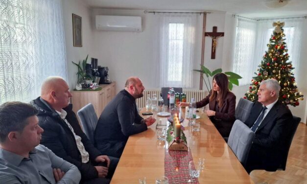 Čović u Župi Svete Ane u Živinicama istaknuo potporu očuvanju vjerske i kulturne baštine