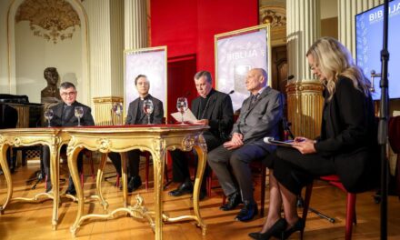 Nadbiskup Vukšić: Hrvatskoj javnosti uručili smo najljepši božićni dar