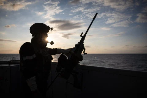 Alarm u Francuskoj: Ratna mornarica otvorila vatru na dronove iznad ključne vojne baze