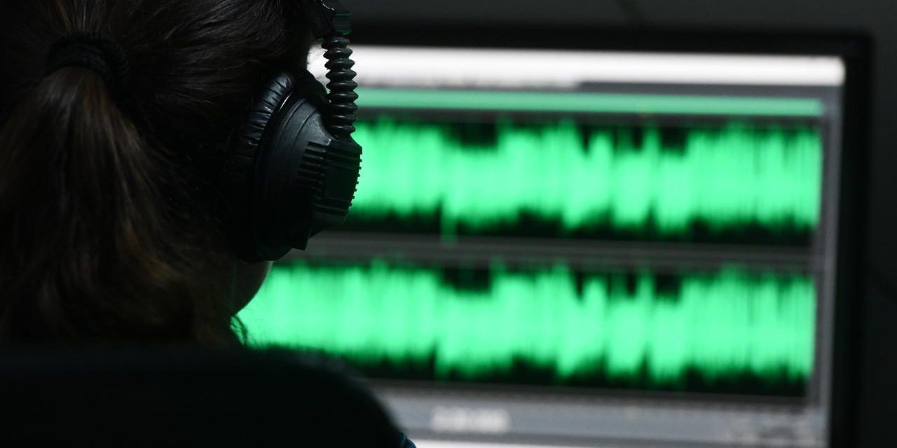 Bivši operativac CIA-e otkrio kako vas agencije prisluškuju: Nećete vjerovati što mogu s vašim TV-om ili autom