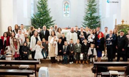 U širokobriješkoj crkvi u jednom danu kršteno osmero djece