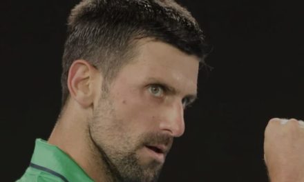 Đoković svladao Sinnera za finale Australian Opena: Uzeo marker i na kameru napisao tri riječi