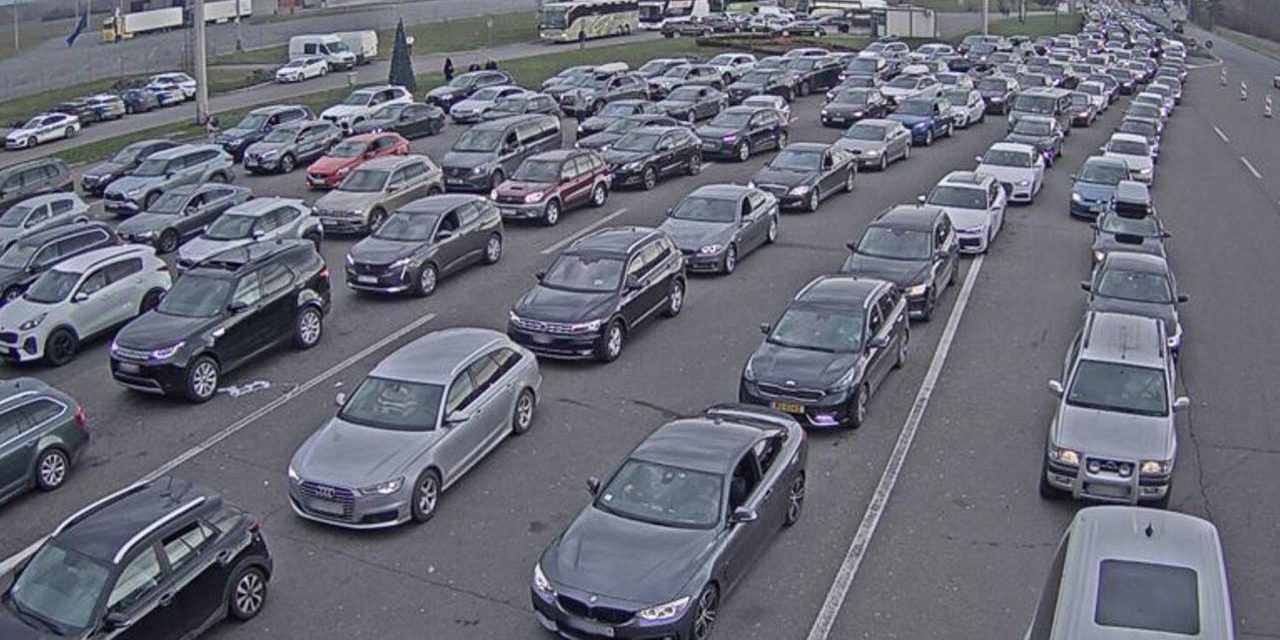 Kaos na granici, za ulazak u Hrvatsku čeka se satima: ‘Ovdje je totalni raspad sustava’
