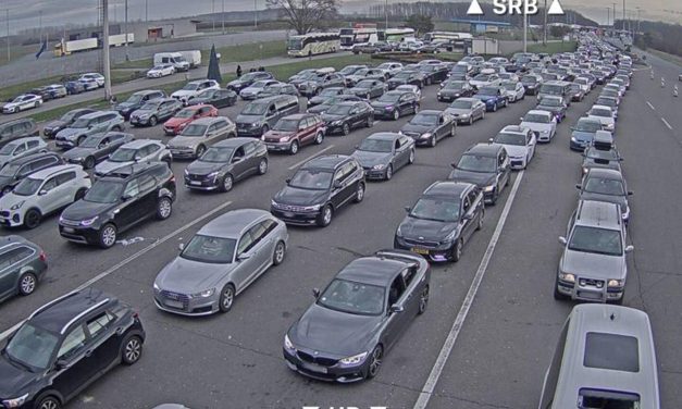 Kaos na granici, za ulazak u Hrvatsku čeka se satima: ‘Ovdje je totalni raspad sustava’